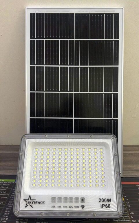 Đèn pha led năng lượng mặt trời 200w vỏ nhôm mẫu A